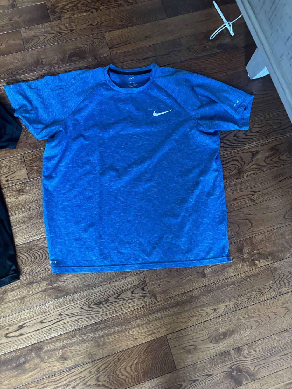 Nike Black Short-Sleeve Performance Tee with White Swoosh - Picture 2 of 5